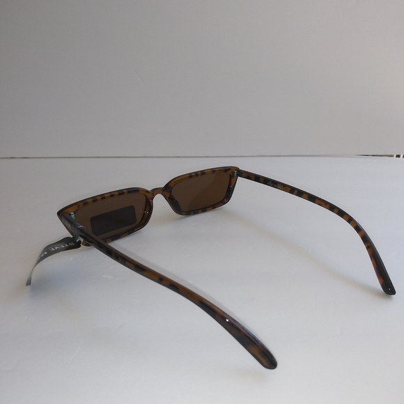 NWT STEVE MADDEN SUNGLASSES EYEWEAR ACCESSORY - Picture 4 of 5